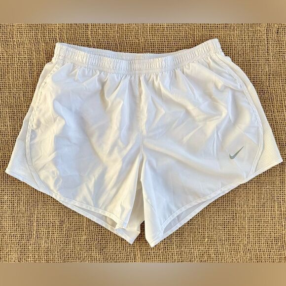 Girls Nike Gym Workout Running Shorts in white size large - Picture 1 of 10